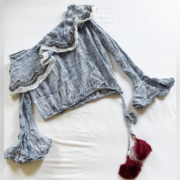 Hemant & Nandita Anthro Blue/White Red Boho Ruffled Embroidered Top Medium - Picture 1 of 5